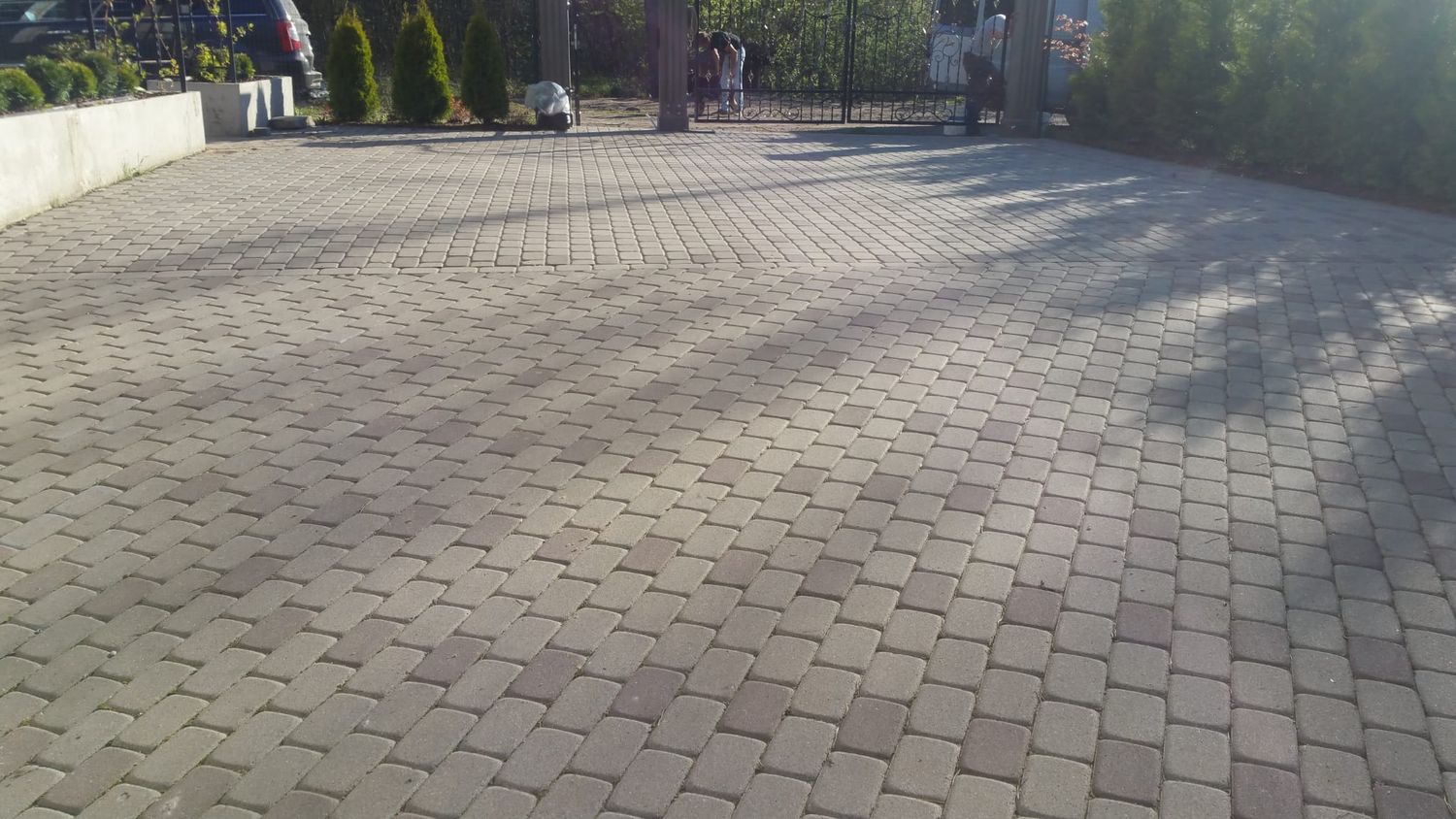 Мощение большого двора брусчаткой «старый город»